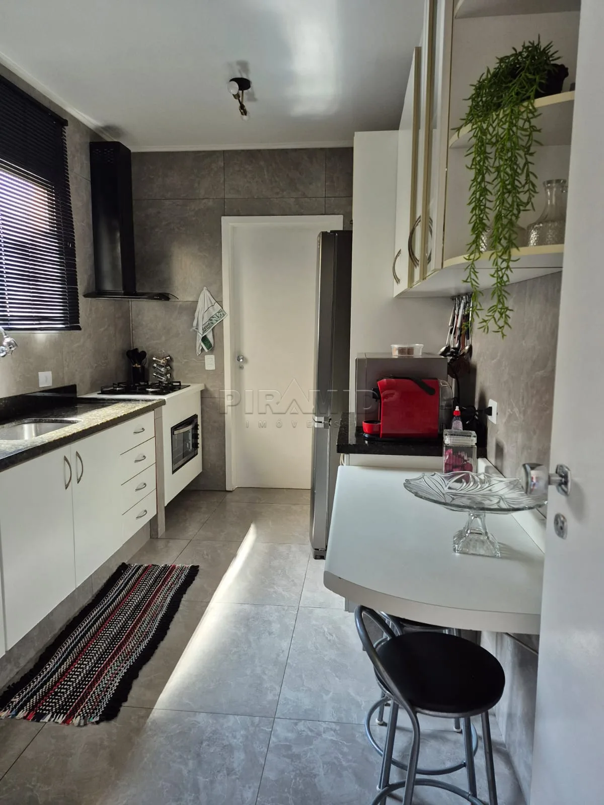 Alugar Apartamento / Padr&atilde;o em Ribeir&atilde;o Preto R$ 1.100,00 - Foto 11