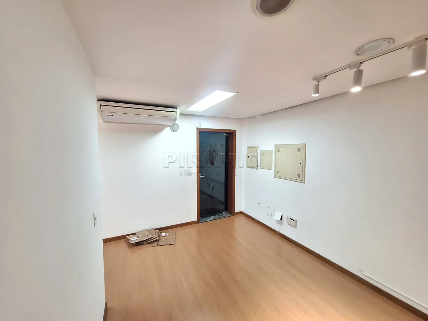 Alugar Comercial / Sala em Ribeir&atilde;o Preto R$ 4.100,00 - Foto 3