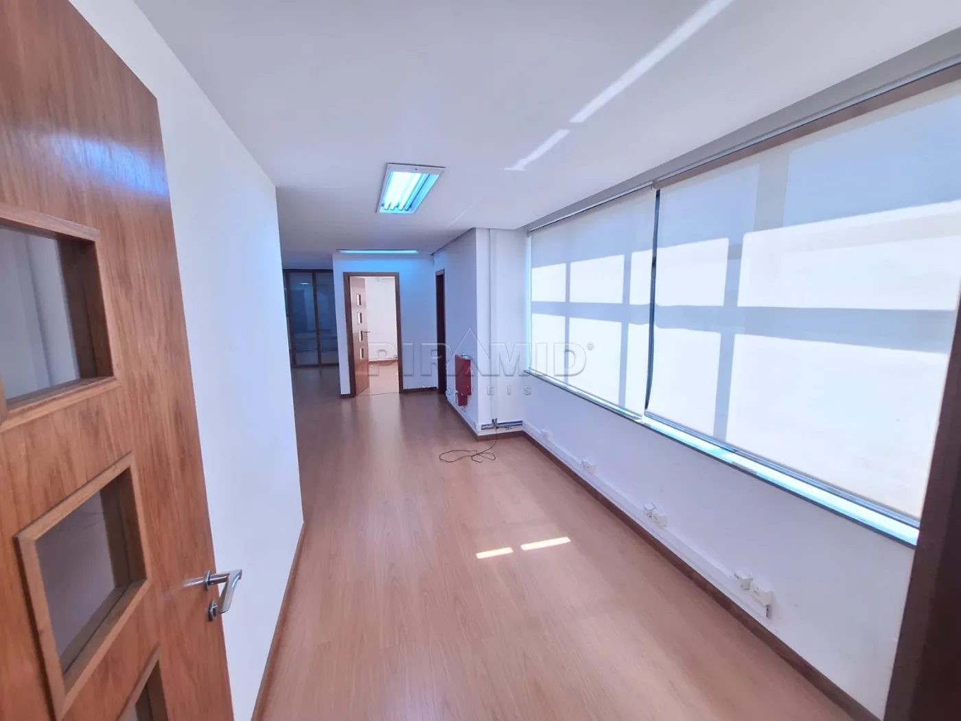 Alugar Comercial / Sala em Ribeir&atilde;o Preto R$ 4.100,00 - Foto 8