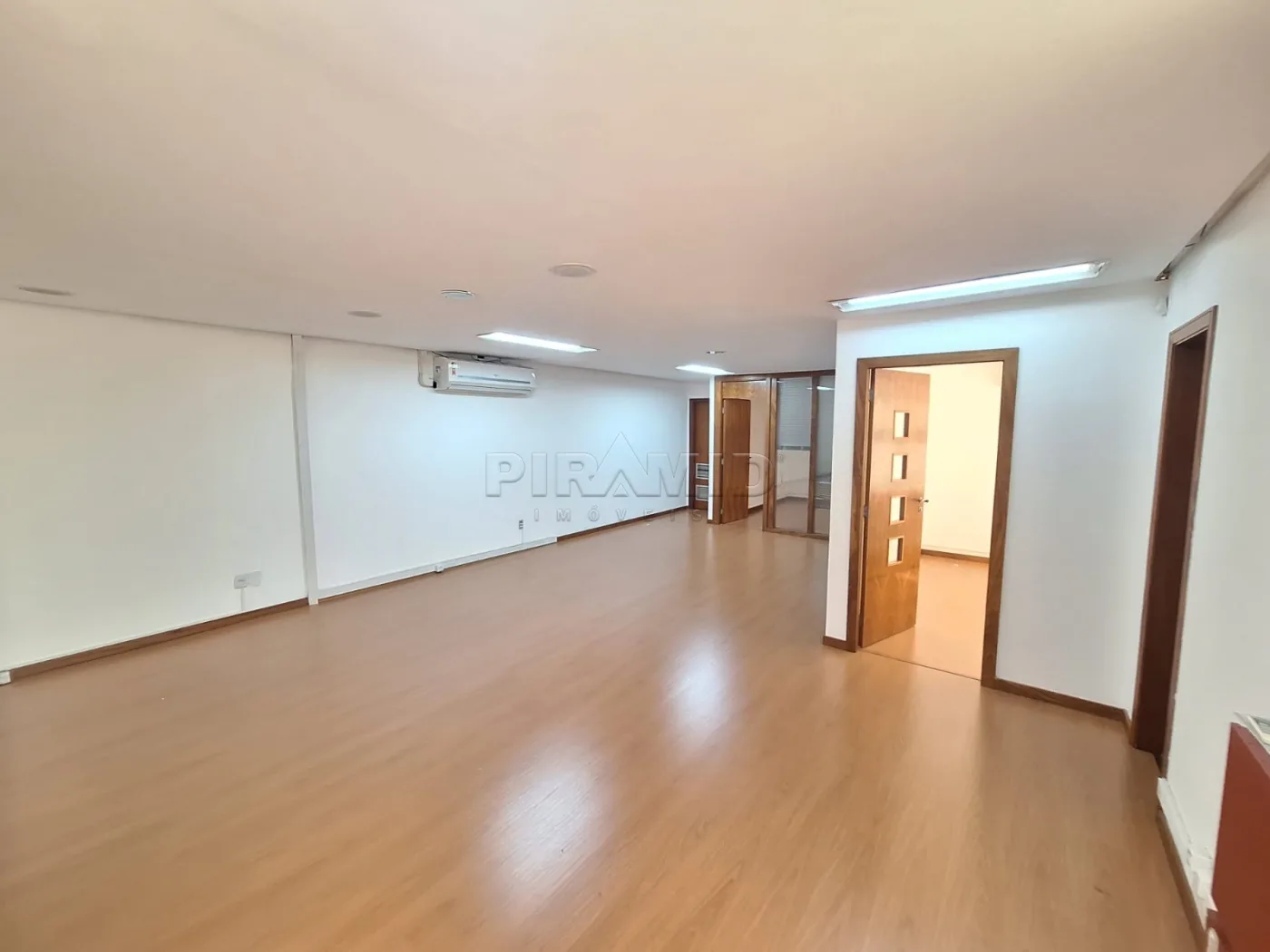 Alugar Comercial / Sala em Ribeir&atilde;o Preto R$ 4.100,00 - Foto 9