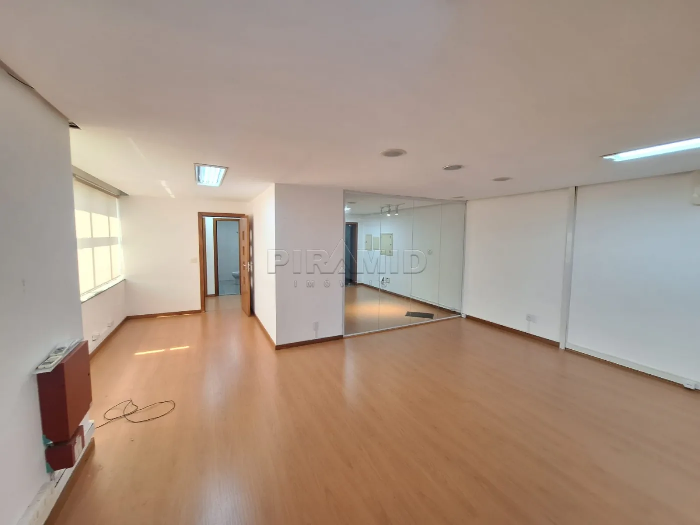 Alugar Comercial / Sala em Ribeir&atilde;o Preto R$ 4.100,00 - Foto 16