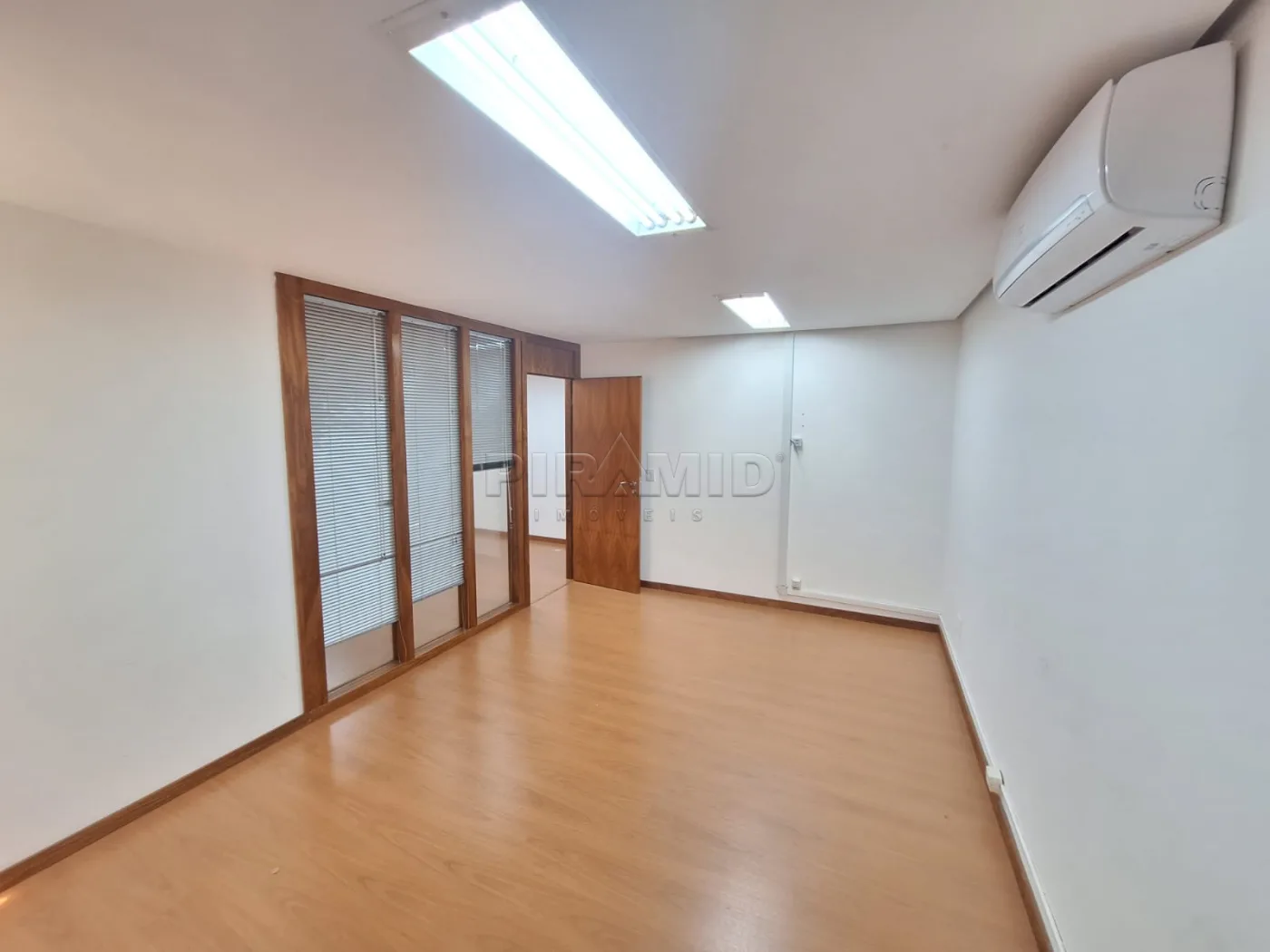 Alugar Comercial / Sala em Ribeir&atilde;o Preto R$ 4.100,00 - Foto 19