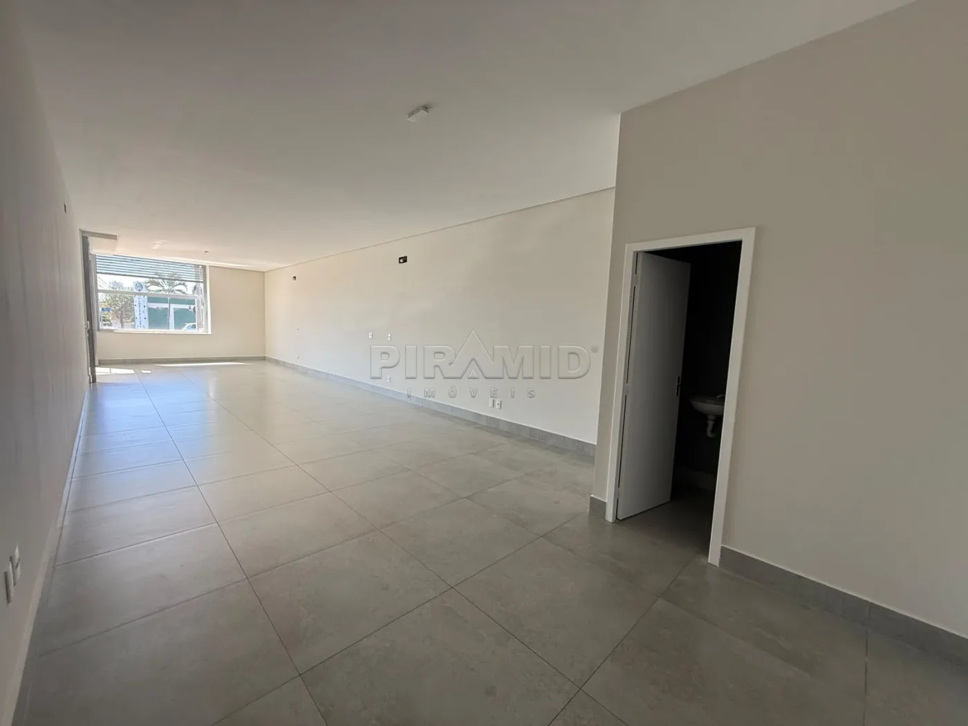 Alugar Comercial / Sala em Ribeir&atilde;o Preto R$ 4.300,00 - Foto 2