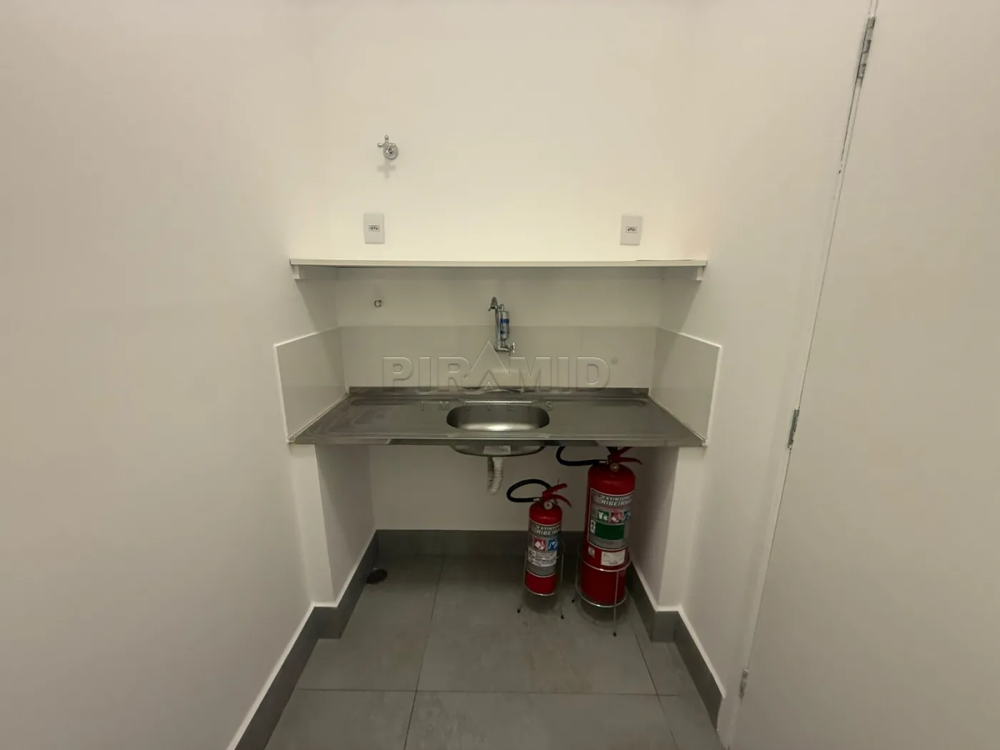 Alugar Comercial / Sala em Ribeir&atilde;o Preto R$ 4.300,00 - Foto 15