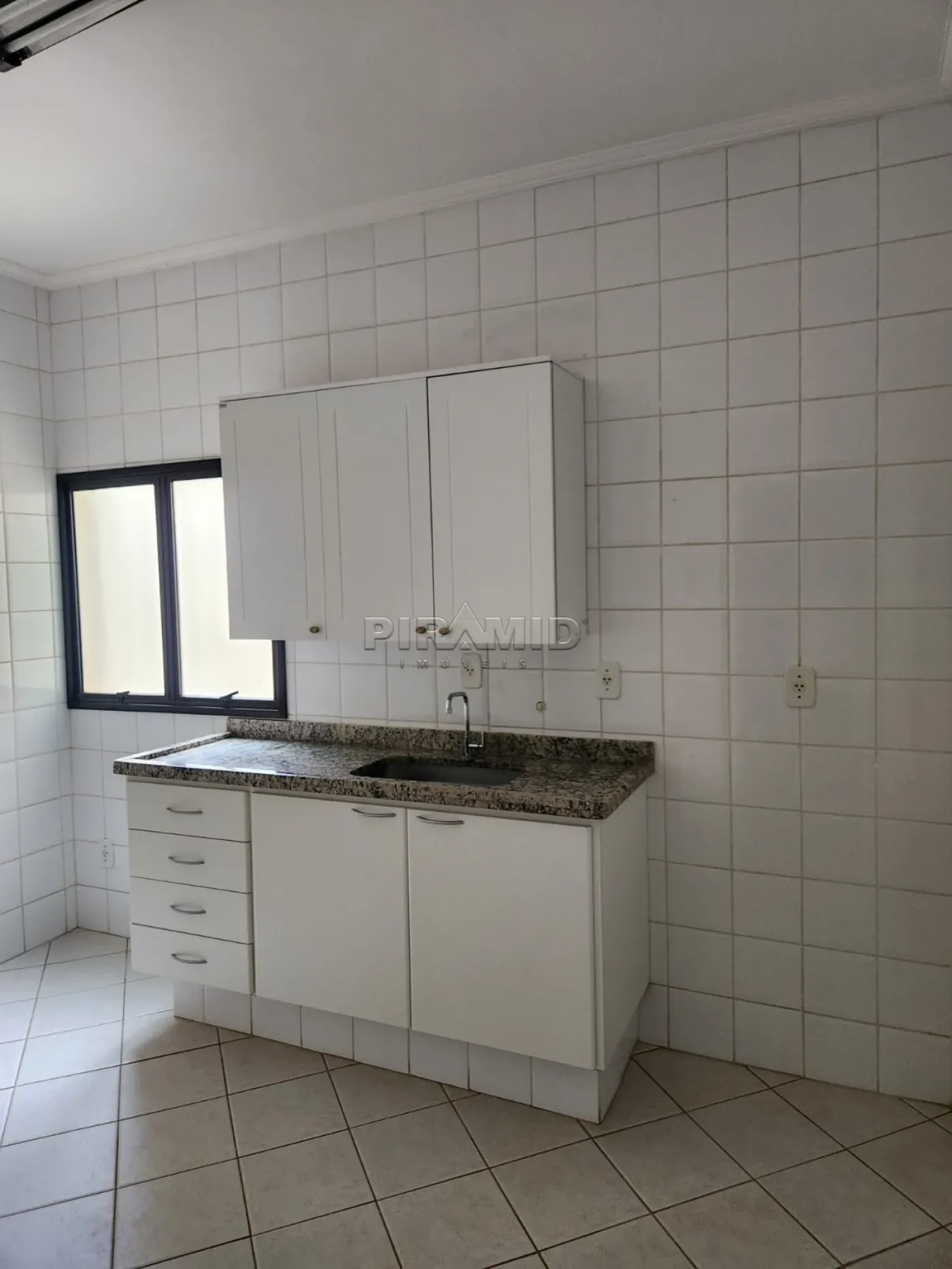 Alugar Apartamento / Padr&atilde;o em Ribeir&atilde;o Preto R$ 1.900,00 - Foto 4