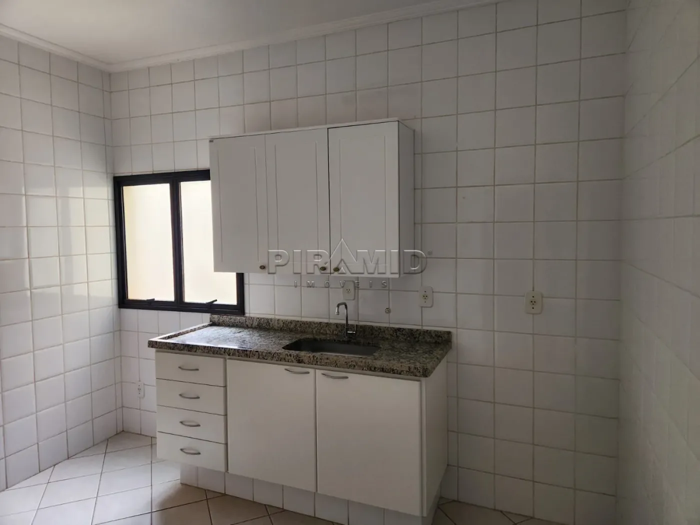 Alugar Apartamento / Padr&atilde;o em Ribeir&atilde;o Preto R$ 1.900,00 - Foto 5