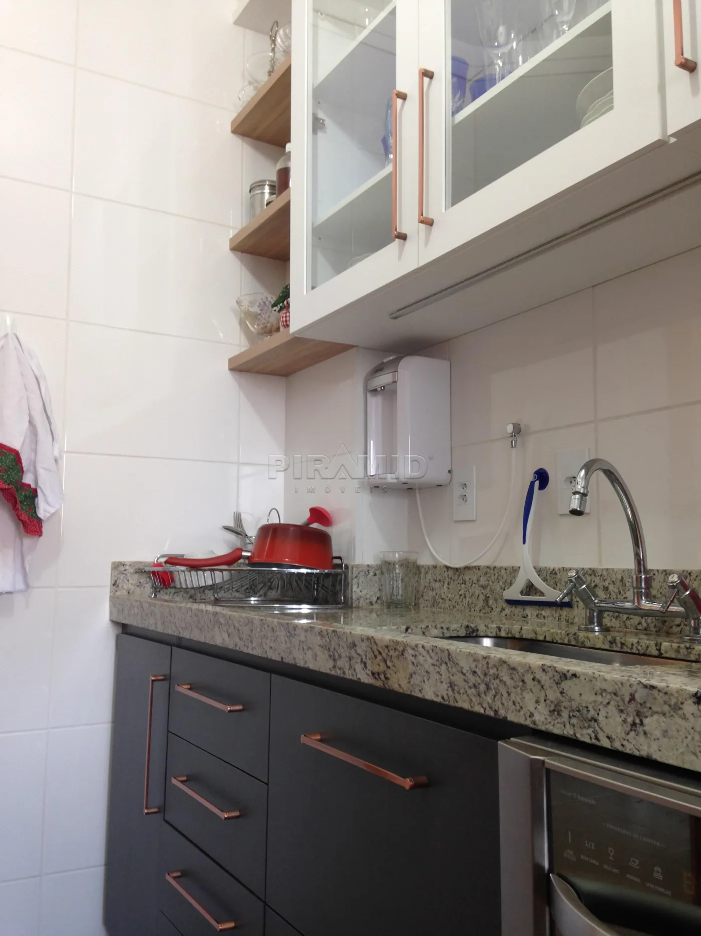 Alugar Apartamento / Padr&atilde;o em Ribeir&atilde;o Preto R$ 4.100,00 - Foto 14