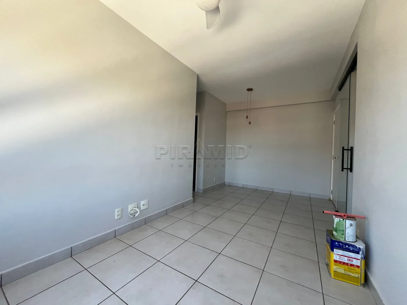 Alugar Apartamento / Padr&atilde;o em Ribeir&atilde;o Preto R$ 1.750,00 - Foto 2