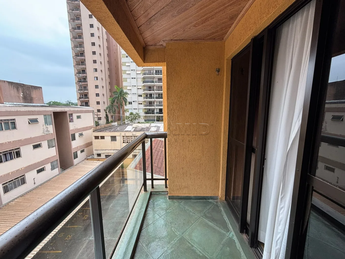 Alugar Apartamento / Padr&atilde;o em Ribeir&atilde;o Preto R$ 1.500,00 - Foto 1