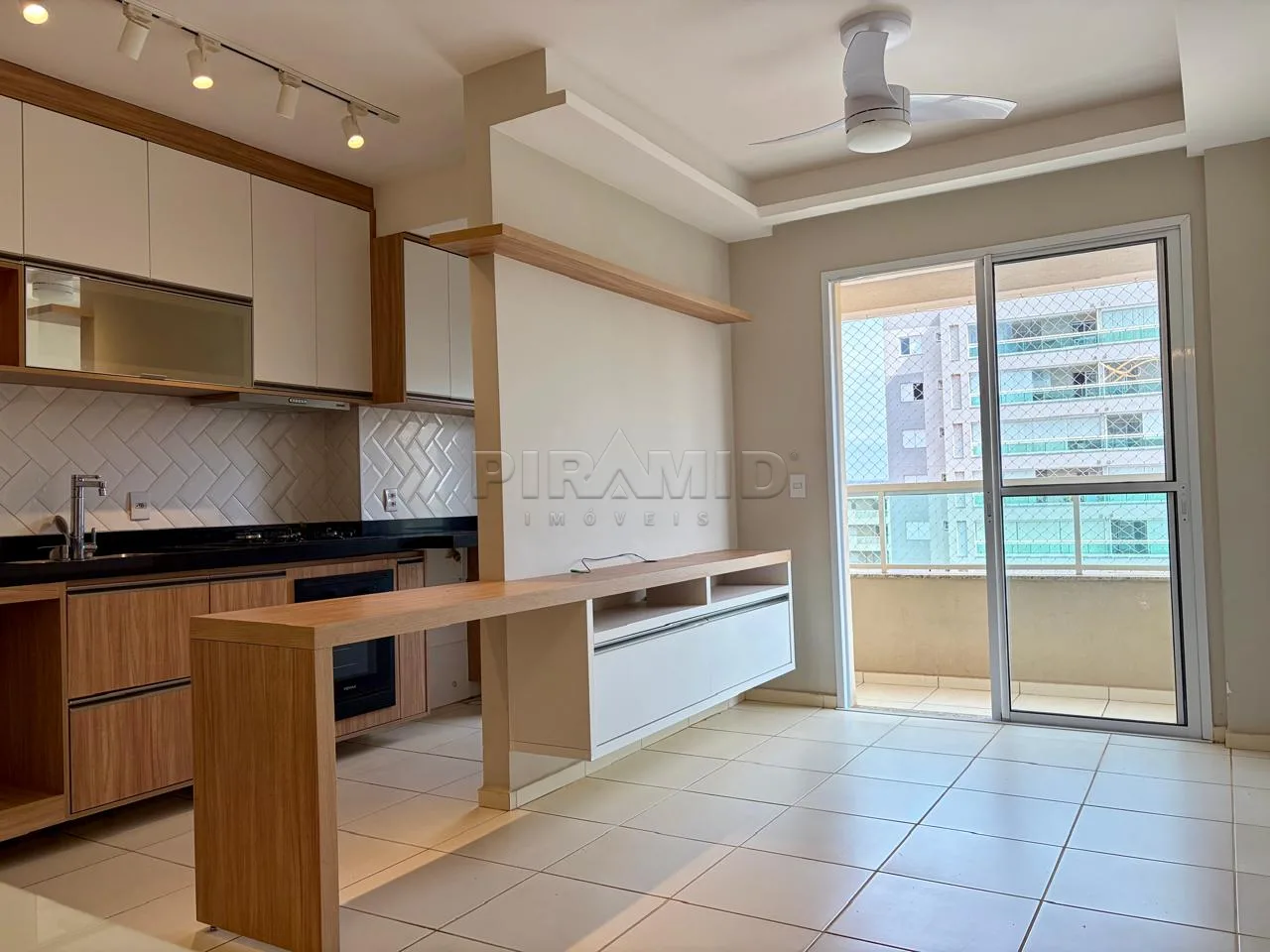 Alugar Apartamento / Padr&atilde;o em Ribeir&atilde;o Preto R$ 2.760,00 - Foto 1