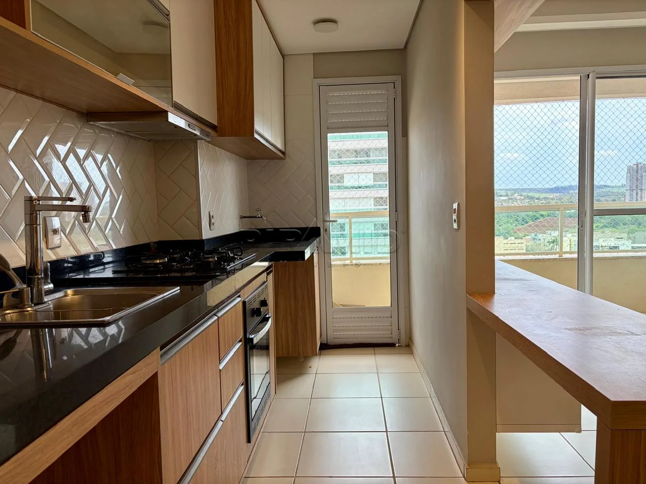 Alugar Apartamento / Padr&atilde;o em Ribeir&atilde;o Preto R$ 2.760,00 - Foto 2