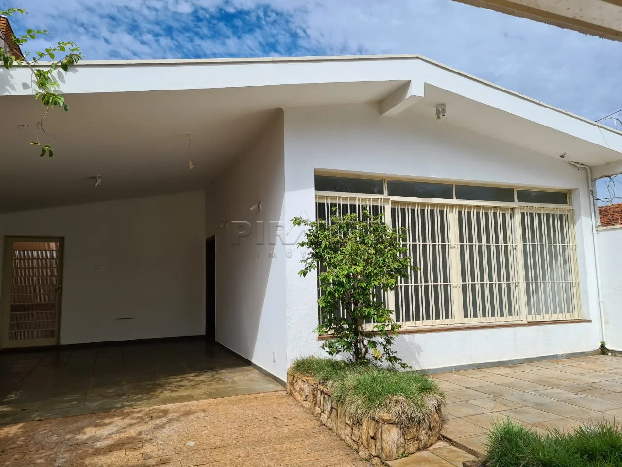 Alugar Casa / Padr&atilde;o em Ribeir&atilde;o Preto R$ 4.500,00 - Foto 1