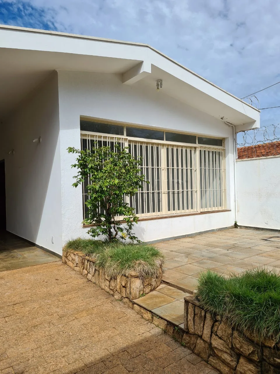 Alugar Casa / Padr&atilde;o em Ribeir&atilde;o Preto R$ 4.500,00 - Foto 2