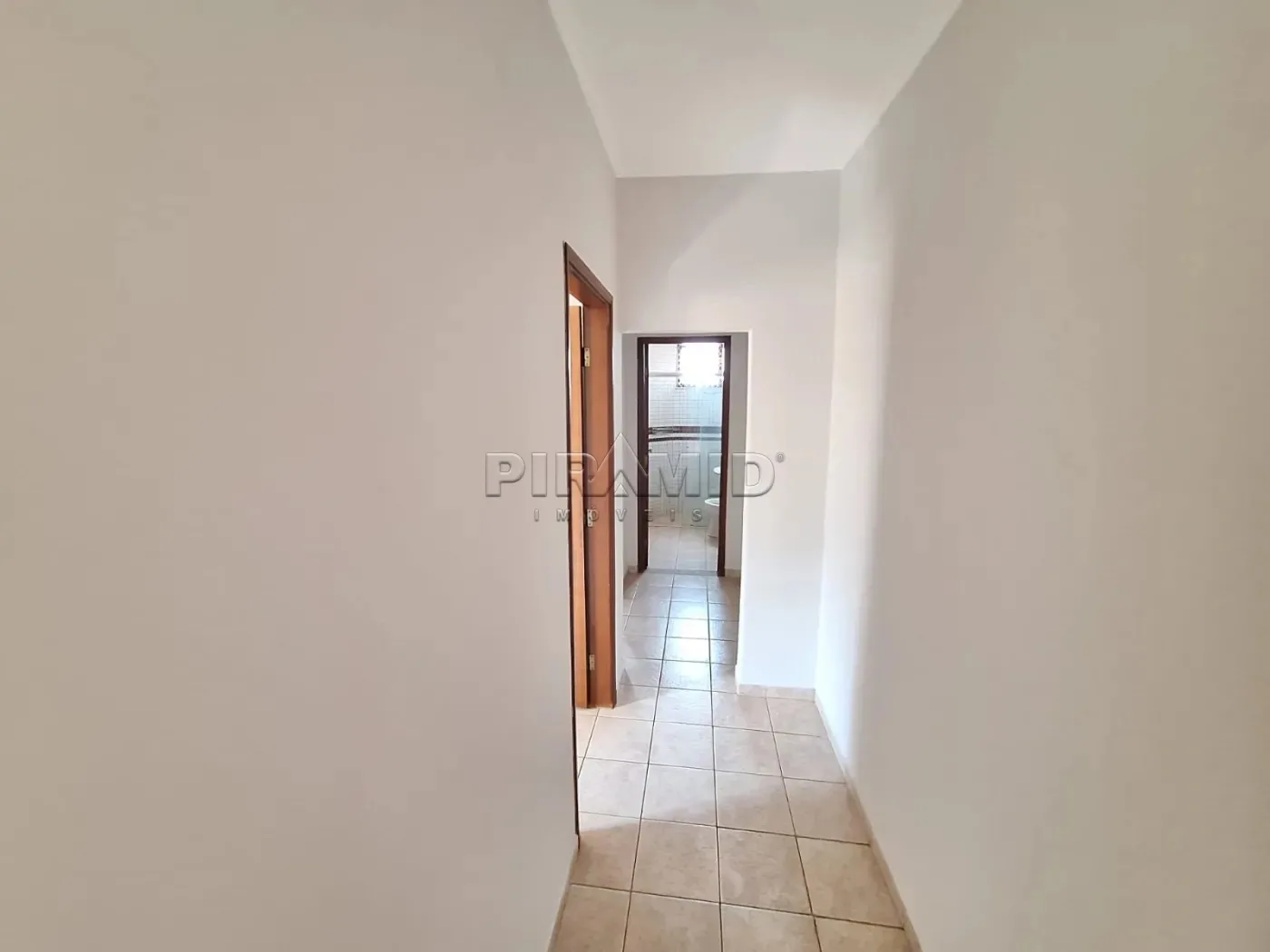 Alugar Apartamento / Padr&atilde;o em Ribeir&atilde;o Preto R$ 1.500,00 - Foto 4