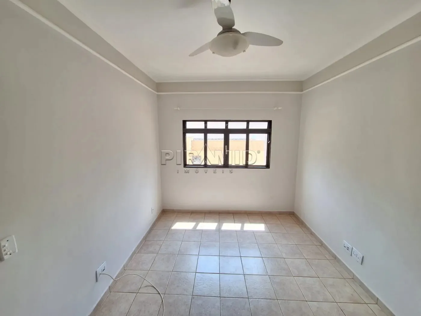 Alugar Apartamento / Padr&atilde;o em Ribeir&atilde;o Preto R$ 1.500,00 - Foto 2