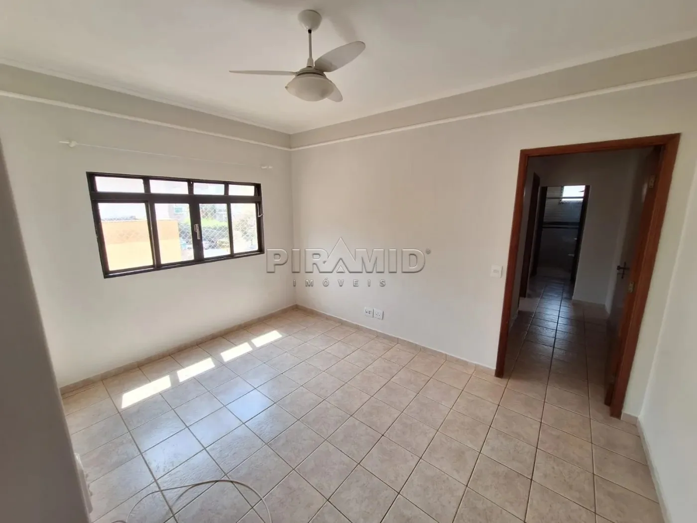 Alugar Apartamento / Padr&atilde;o em Ribeir&atilde;o Preto R$ 1.500,00 - Foto 1