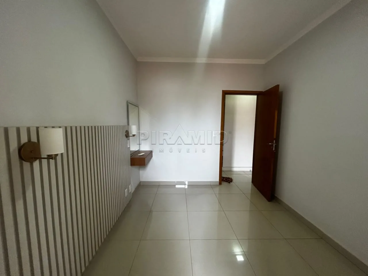 Alugar Apartamento / Padr&atilde;o em Ribeir&atilde;o Preto R$ 2.500,00 - Foto 4