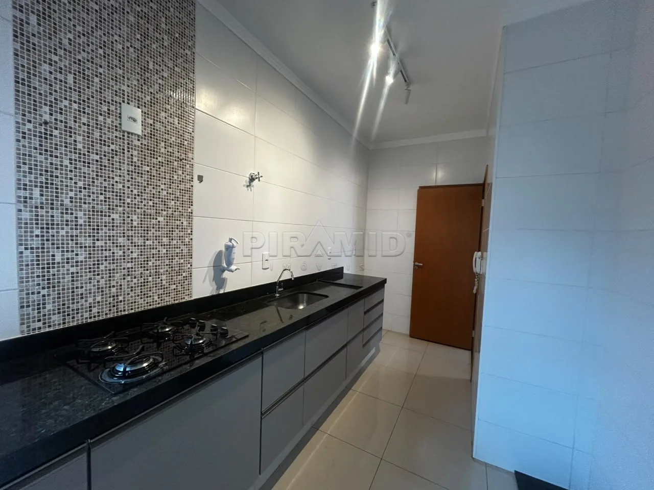 Alugar Apartamento / Padr&atilde;o em Ribeir&atilde;o Preto R$ 2.500,00 - Foto 14
