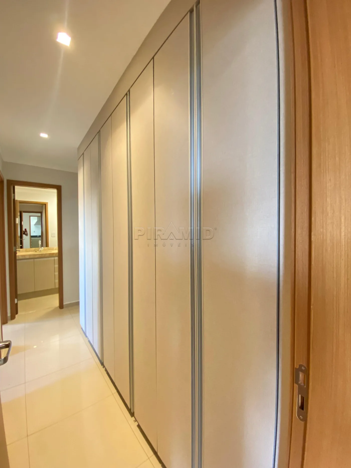 Alugar Apartamento / Padr&atilde;o em Ribeir&atilde;o Preto R$ 4.500,00 - Foto 14
