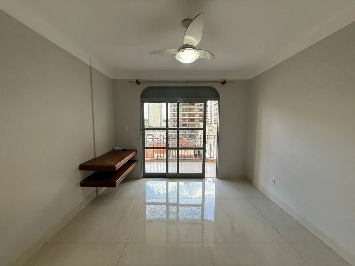 Alugar Apartamento / Padr&atilde;o em Ribeir&atilde;o Preto R$ 1.420,00 - Foto 2