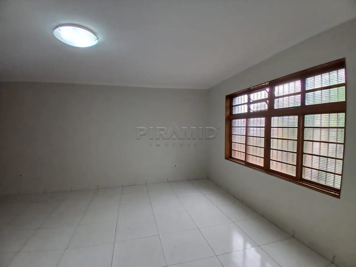 Alugar Casa / Padr&atilde;o em Ribeir&atilde;o Preto R$ 3.650,00 - Foto 1