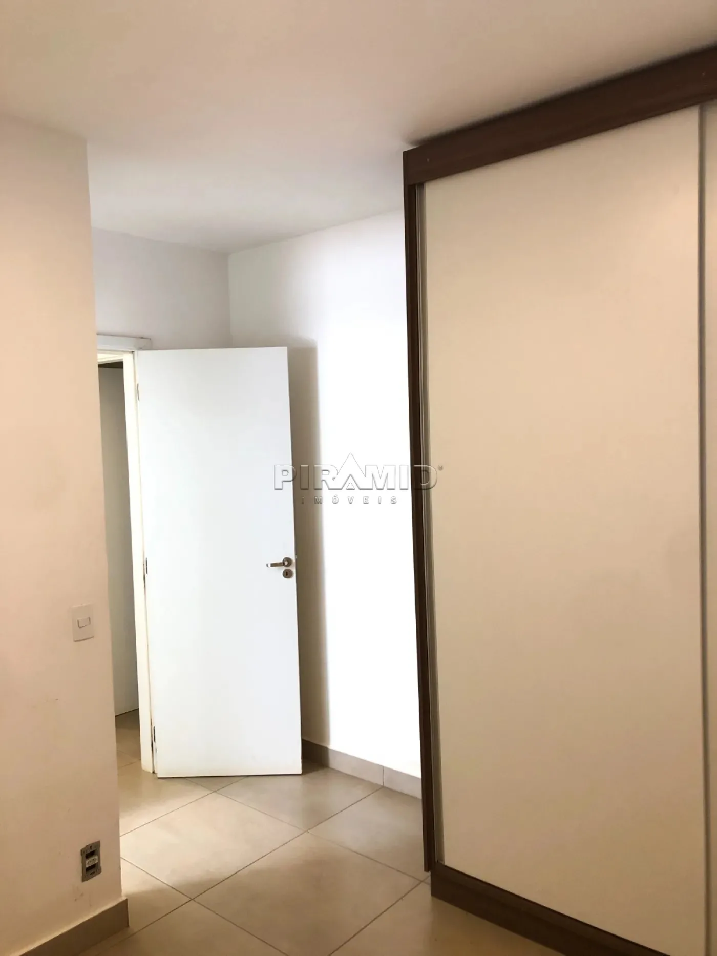 Alugar Apartamento / Padr&atilde;o em Ribeir&atilde;o Preto R$ 3.500,00 - Foto 7