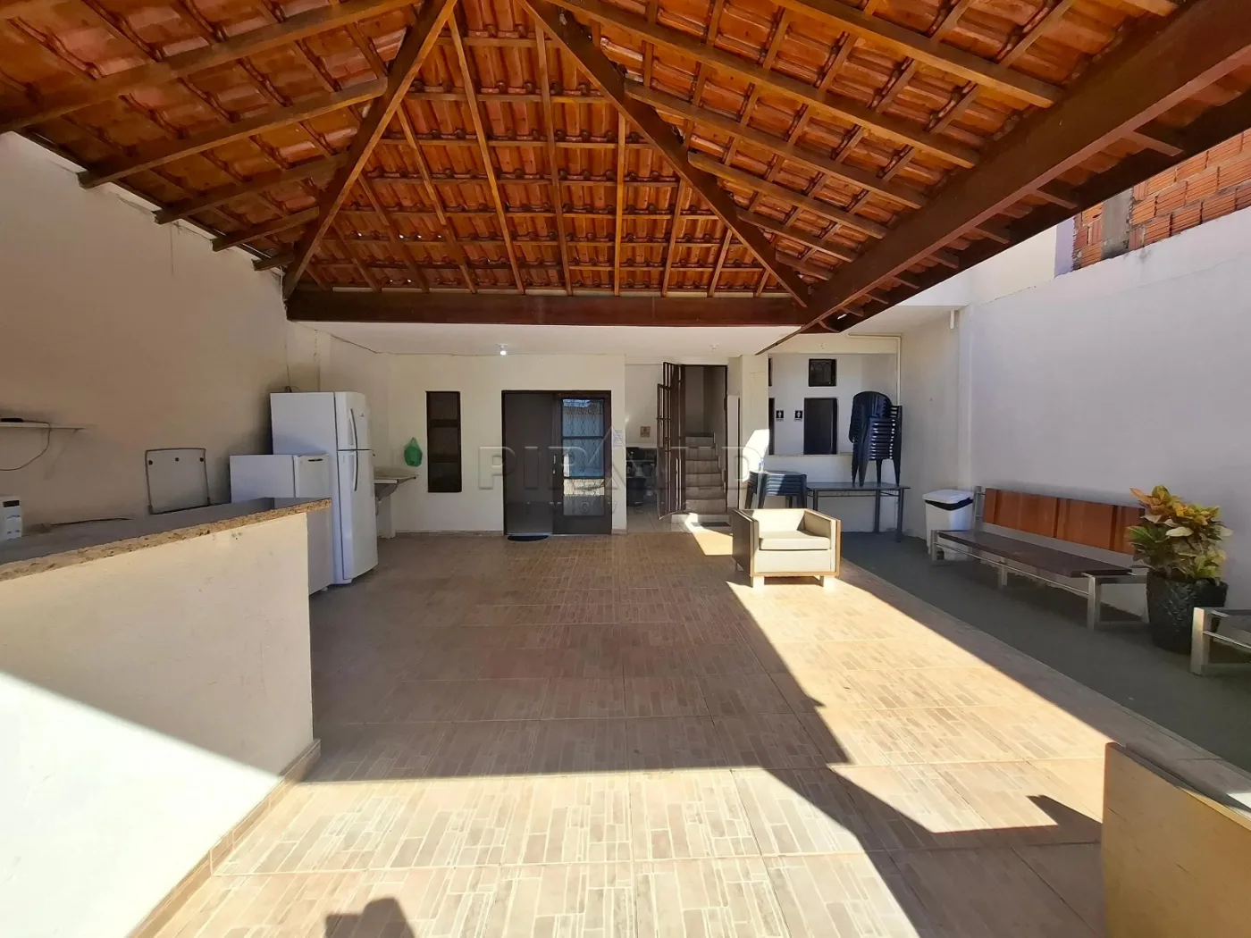 Alugar Casa / Padr&atilde;o em Ribeir&atilde;o Preto R$ 3.000,00 - Foto 3