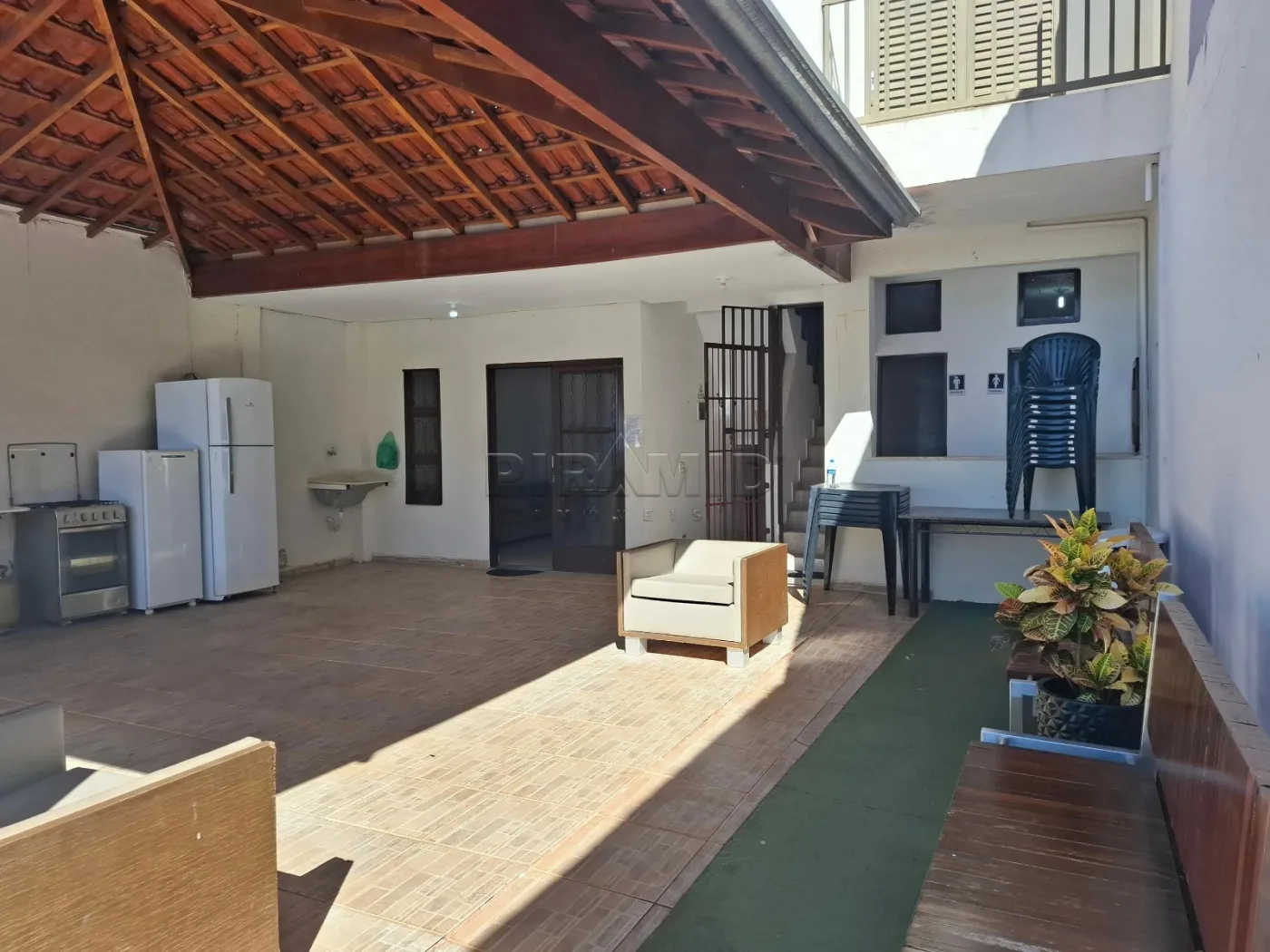 Alugar Casa / Padr&atilde;o em Ribeir&atilde;o Preto R$ 3.000,00 - Foto 4