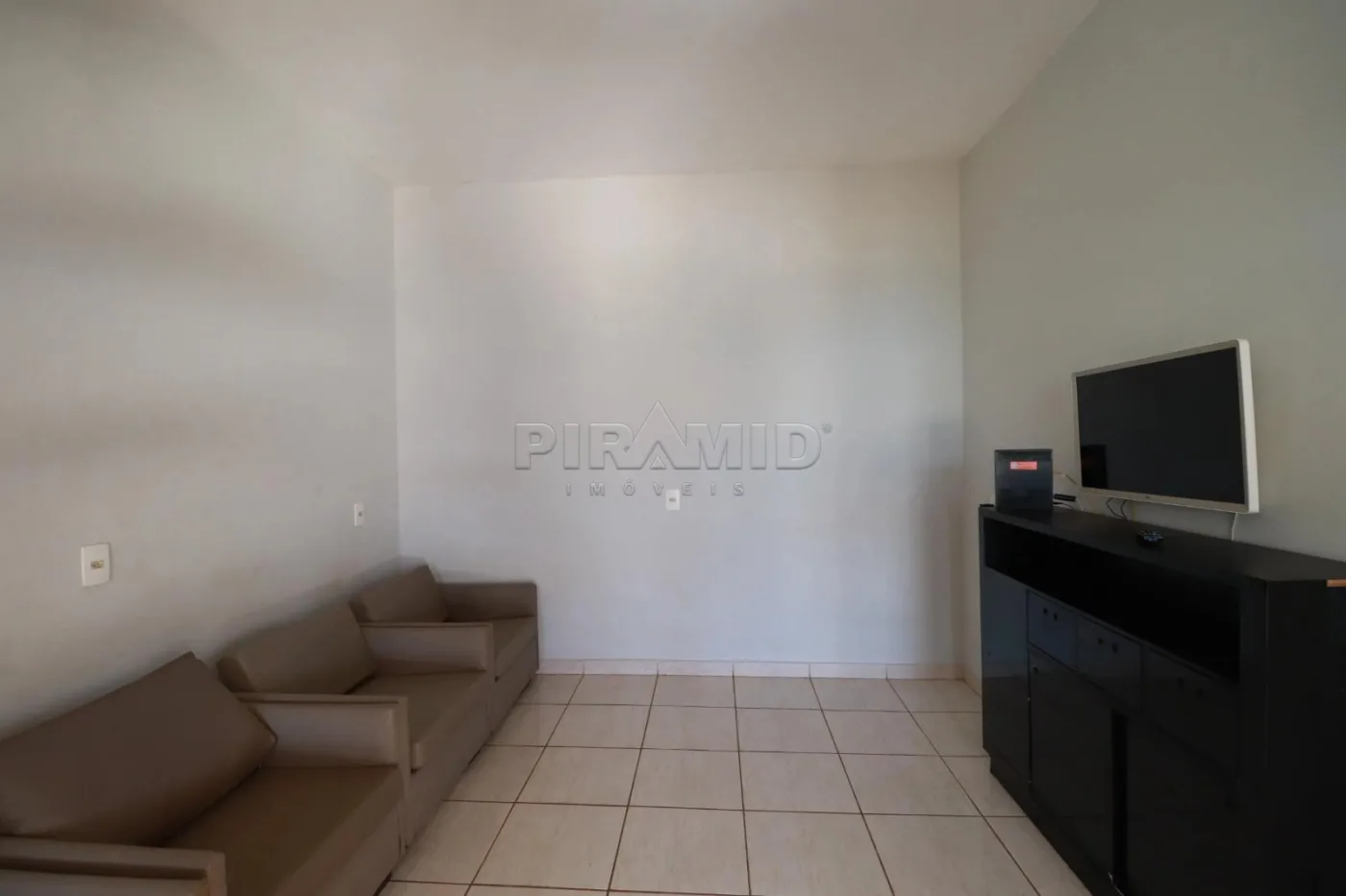 Alugar Casa / Padr&atilde;o em Ribeir&atilde;o Preto R$ 3.000,00 - Foto 9