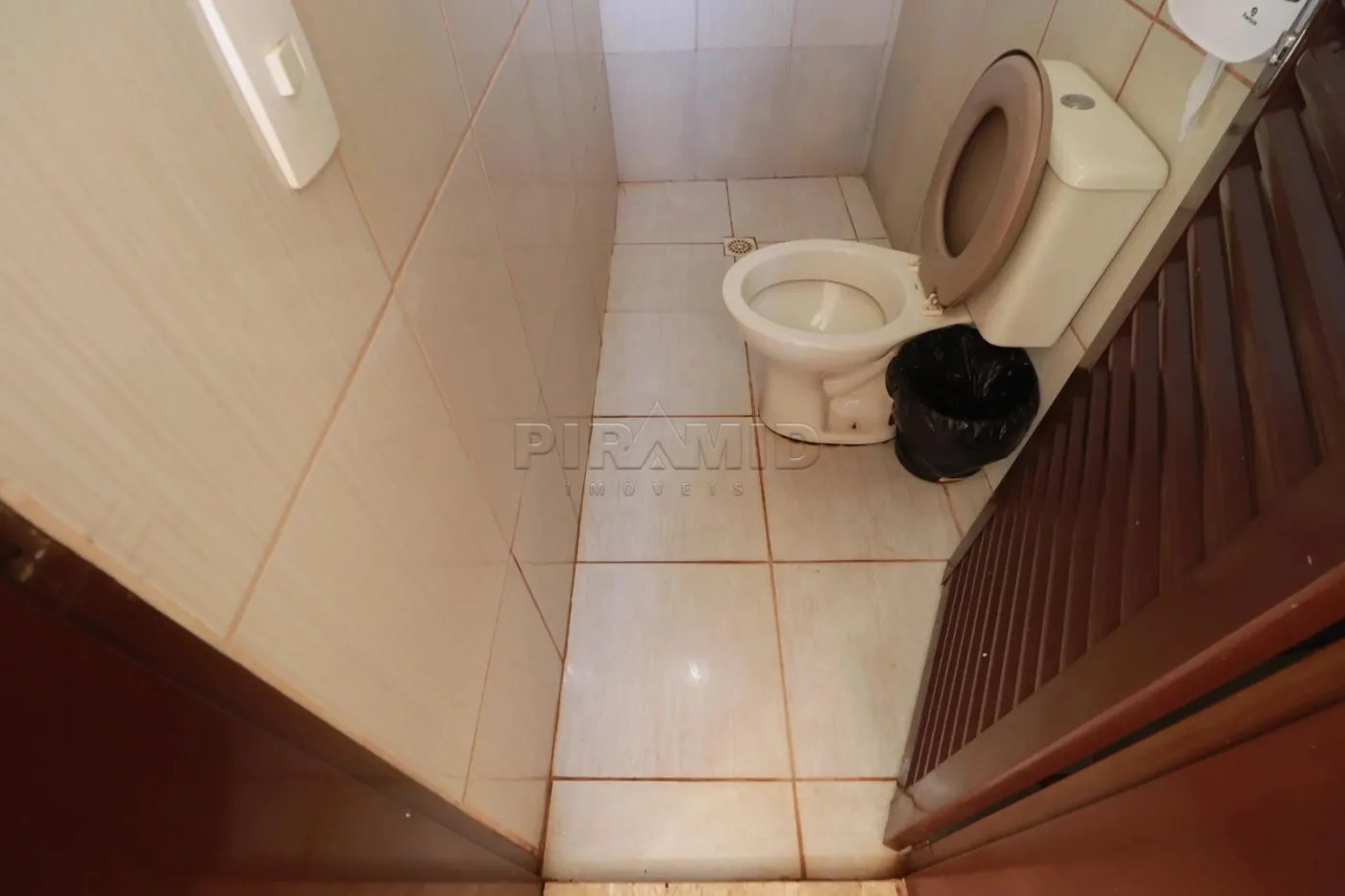 Alugar Casa / Padr&atilde;o em Ribeir&atilde;o Preto R$ 3.000,00 - Foto 8