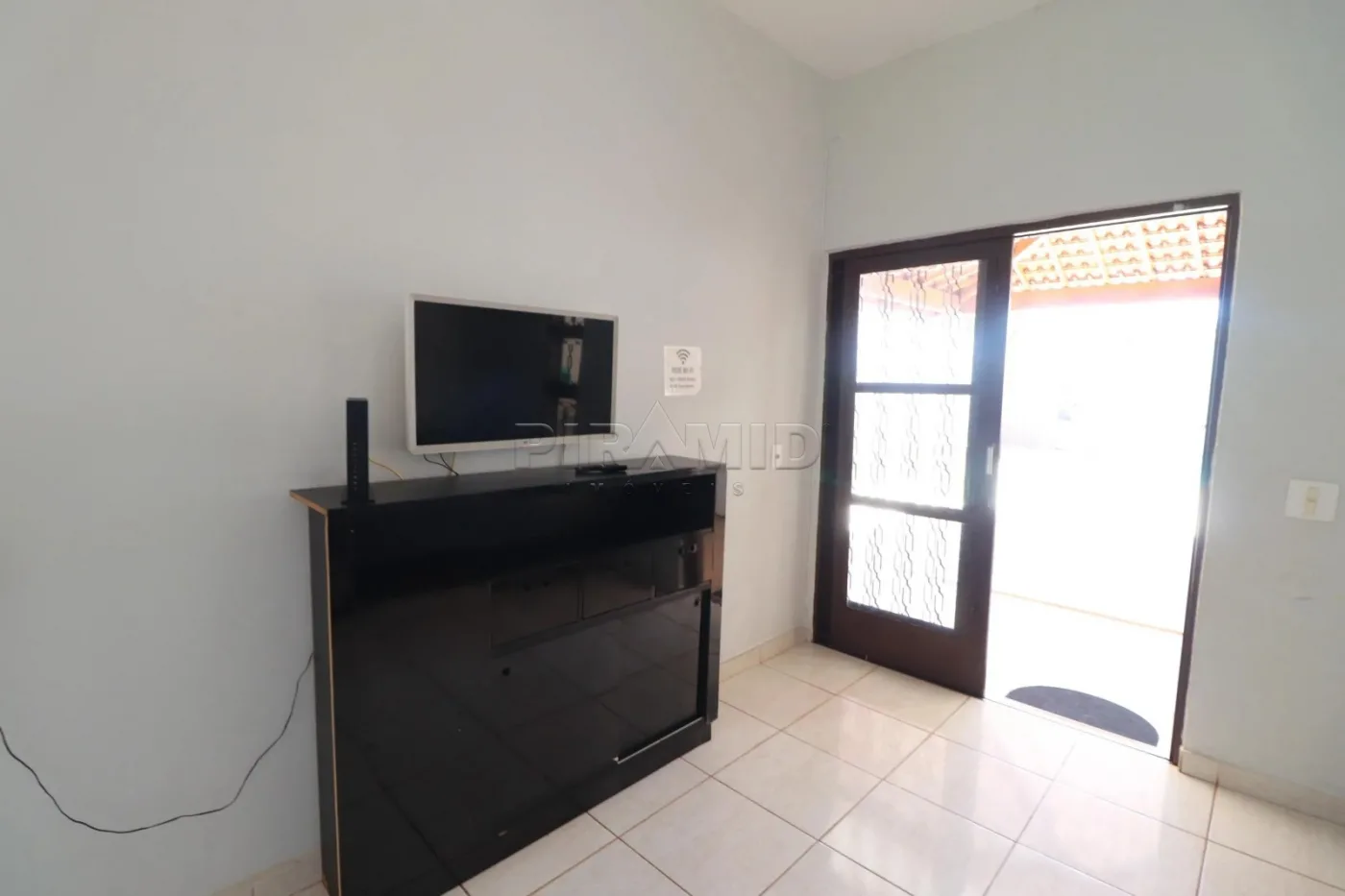 Alugar Casa / Padr&atilde;o em Ribeir&atilde;o Preto R$ 3.000,00 - Foto 11
