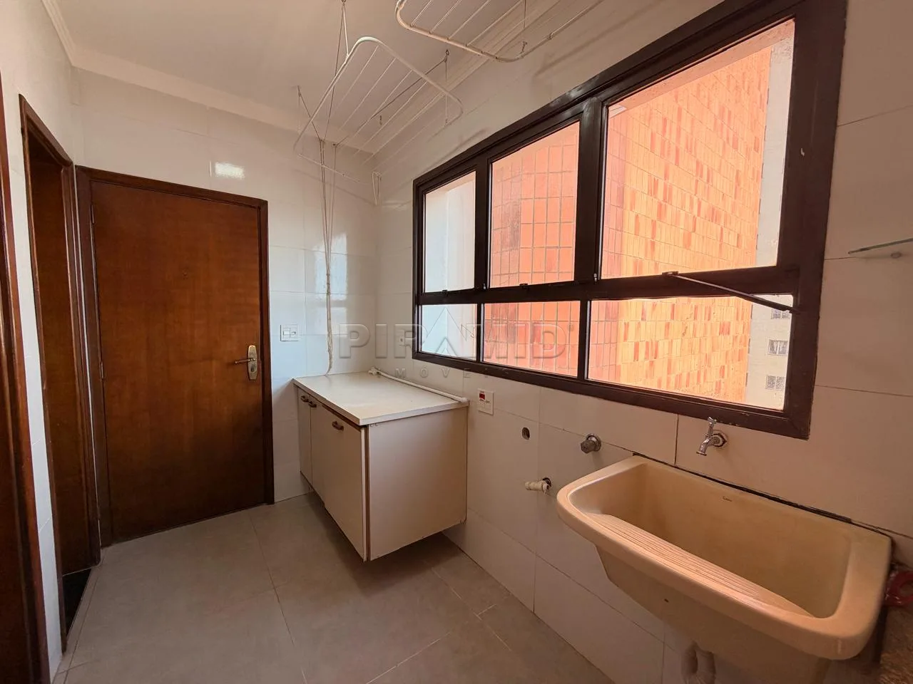 Alugar Apartamento / Padr&atilde;o em Ribeir&atilde;o Preto R$ 2.300,00 - Foto 13