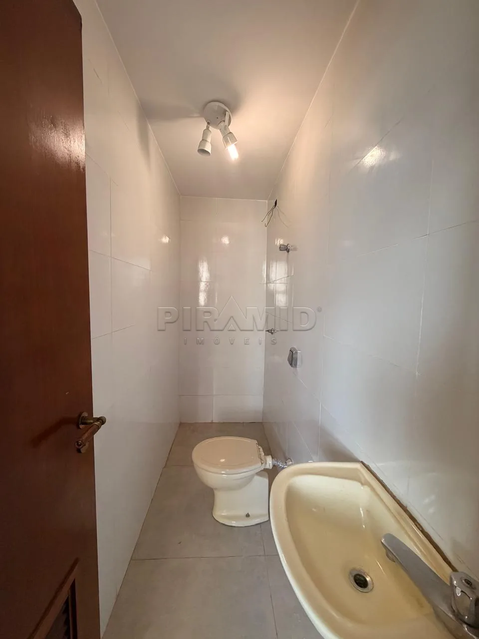 Alugar Apartamento / Padr&atilde;o em Ribeir&atilde;o Preto R$ 2.300,00 - Foto 14