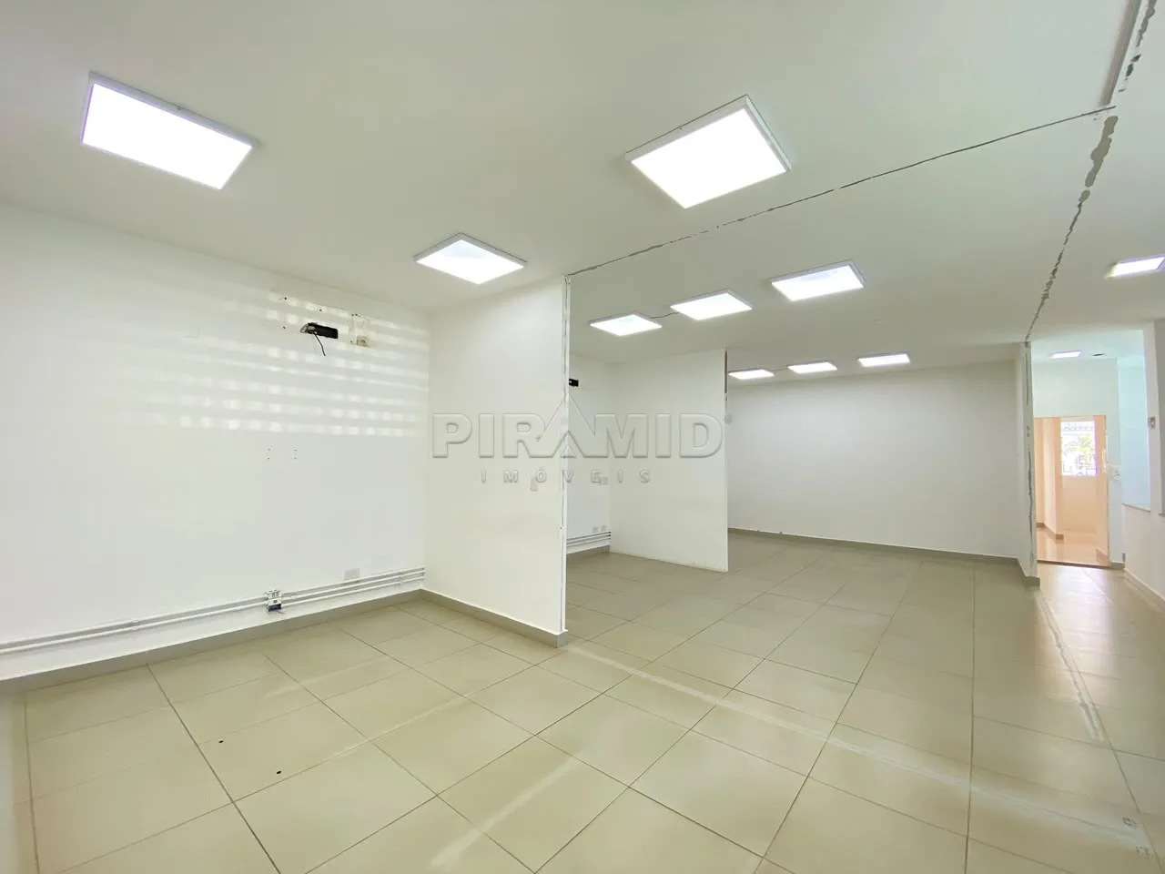 Alugar Comercial / Sal&atilde;o em Ribeir&atilde;o Preto R$ 20.000,00 - Foto 24