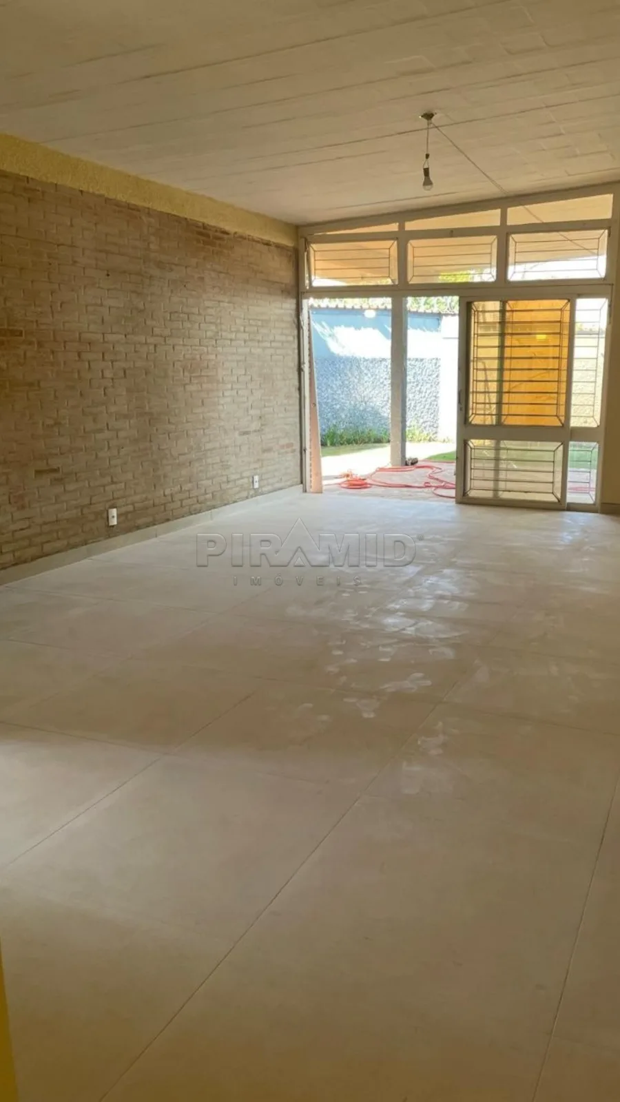 Alugar Casa / Padr&atilde;o em Ribeir&atilde;o Preto R$ 1.800,00 - Foto 2