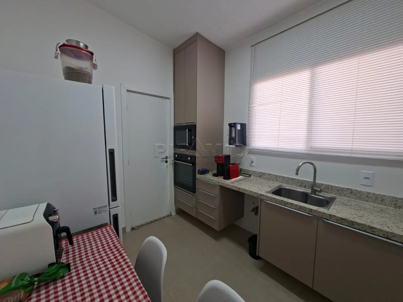 Alugar Casa / Padr&atilde;o em Ribeir&atilde;o Preto R$ 1.800,00 - Foto 9