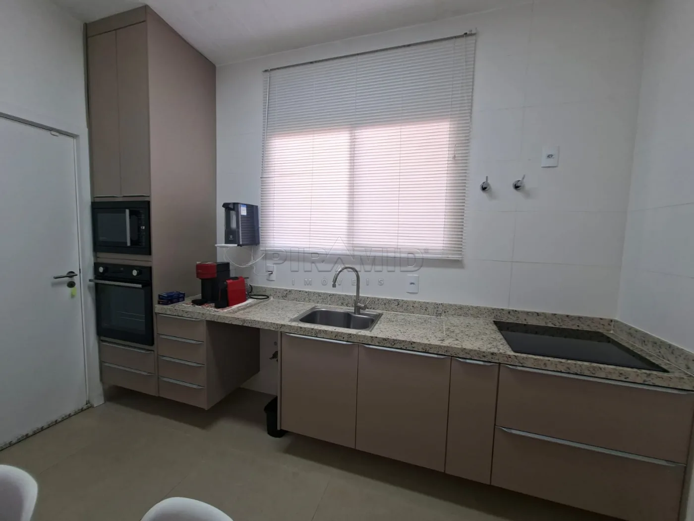 Alugar Casa / Padr&atilde;o em Ribeir&atilde;o Preto R$ 1.800,00 - Foto 10
