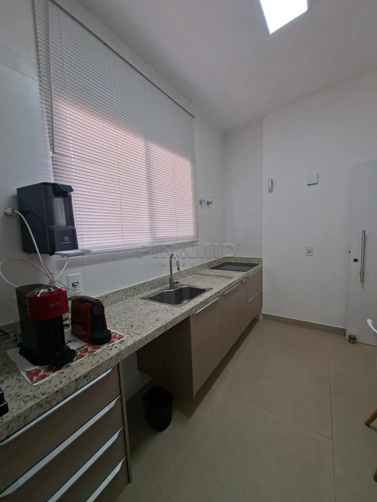 Alugar Casa / Padr&atilde;o em Ribeir&atilde;o Preto R$ 1.800,00 - Foto 11