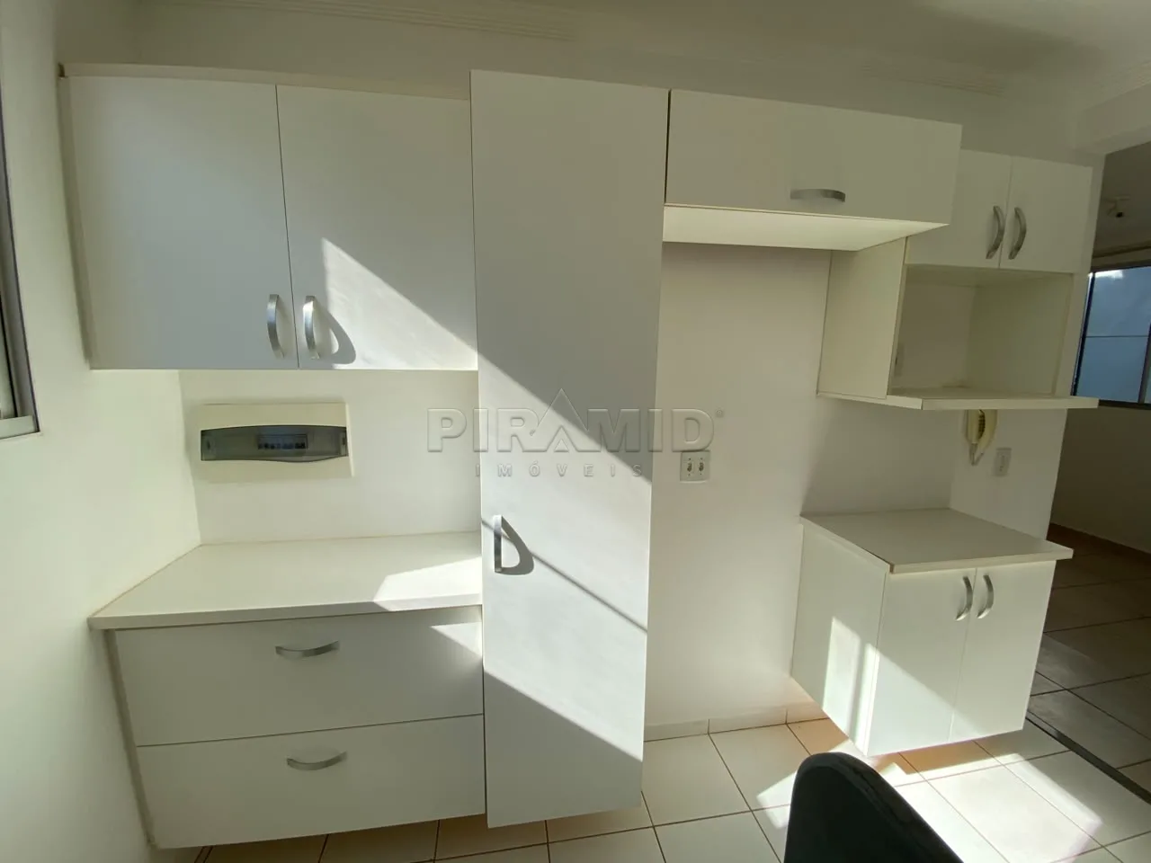 Alugar Apartamento / Padr&atilde;o em Ribeir&atilde;o Preto R$ 1.700,00 - Foto 10