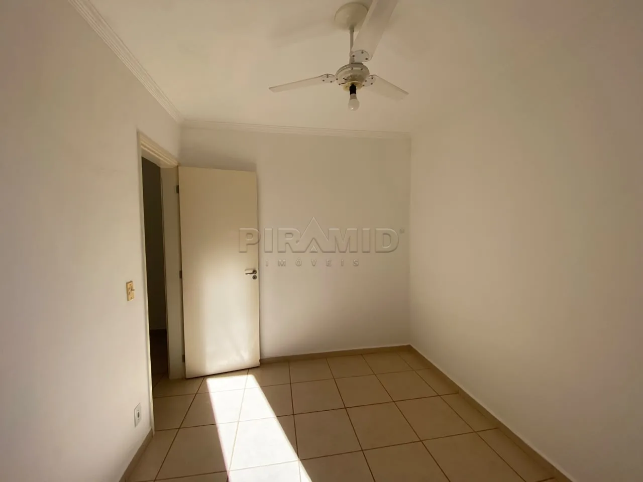 Alugar Apartamento / Padr&atilde;o em Ribeir&atilde;o Preto R$ 1.700,00 - Foto 12