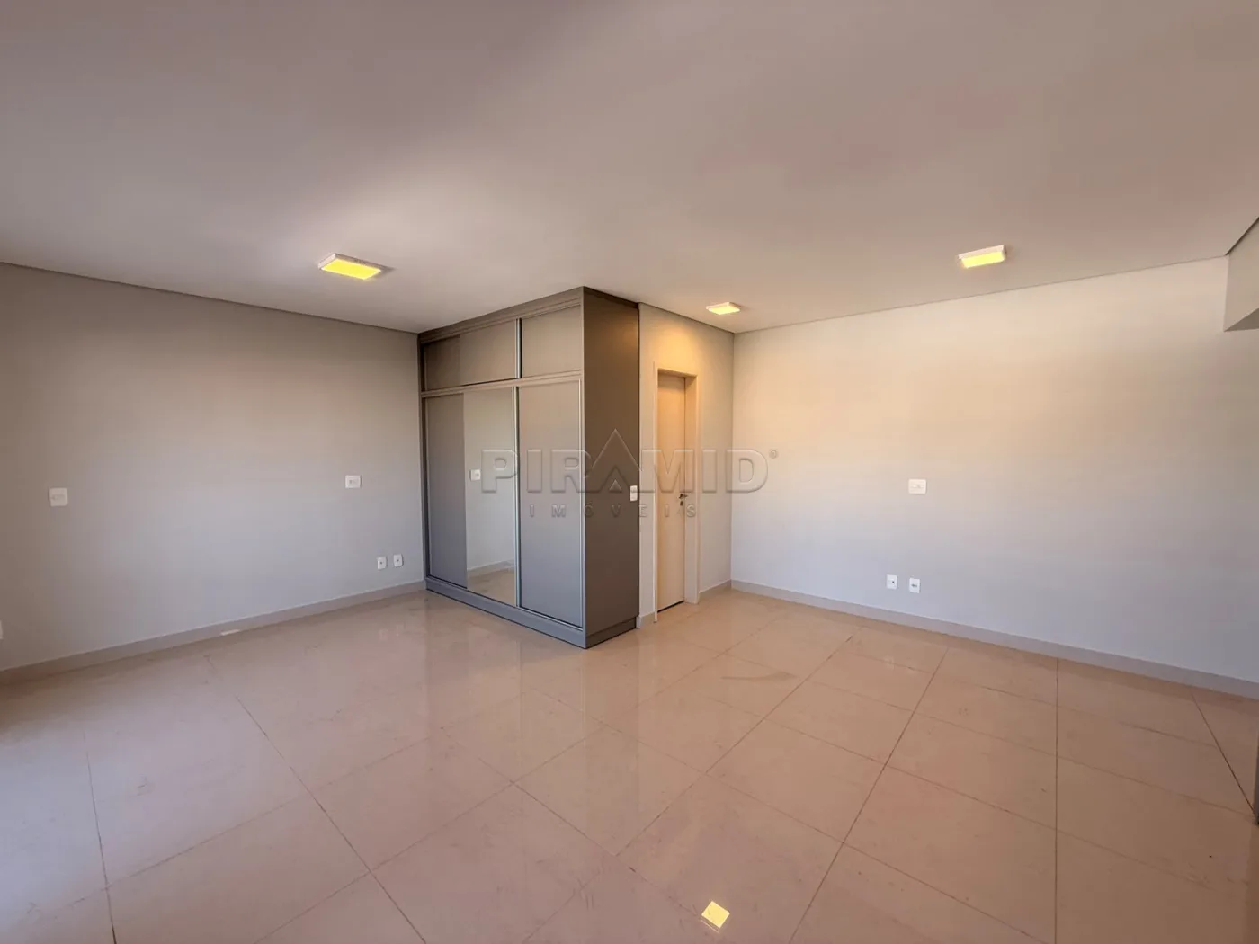 Alugar Apartamento / Padr&atilde;o em Ribeir&atilde;o Preto R$ 2.200,00 - Foto 2