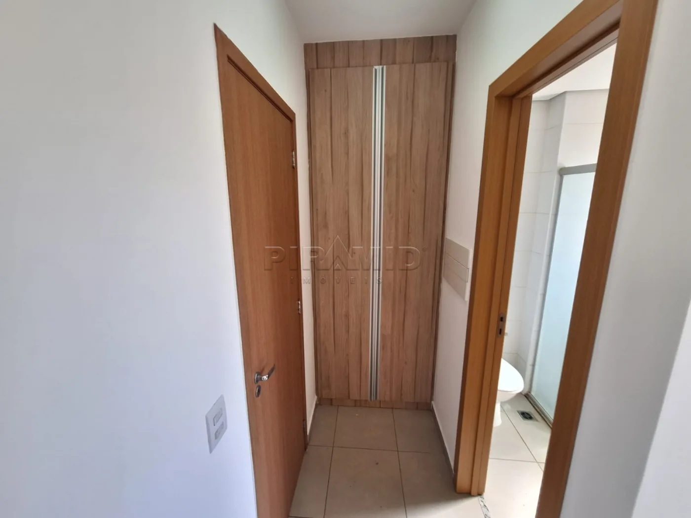 Alugar Apartamento / Padr&atilde;o em Ribeir&atilde;o Preto R$ 1.500,00 - Foto 4