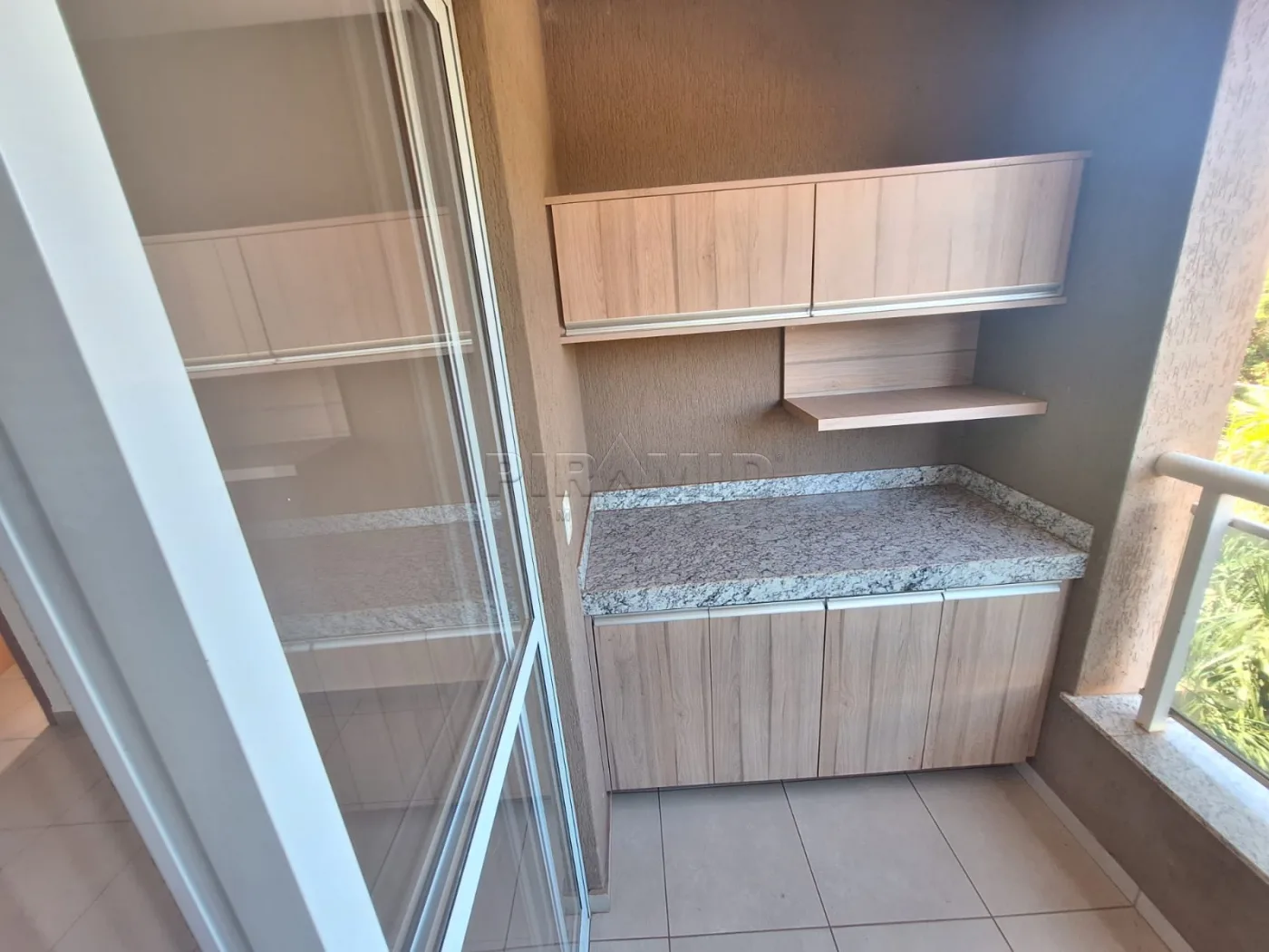 Alugar Apartamento / Padr&atilde;o em Ribeir&atilde;o Preto R$ 1.500,00 - Foto 3