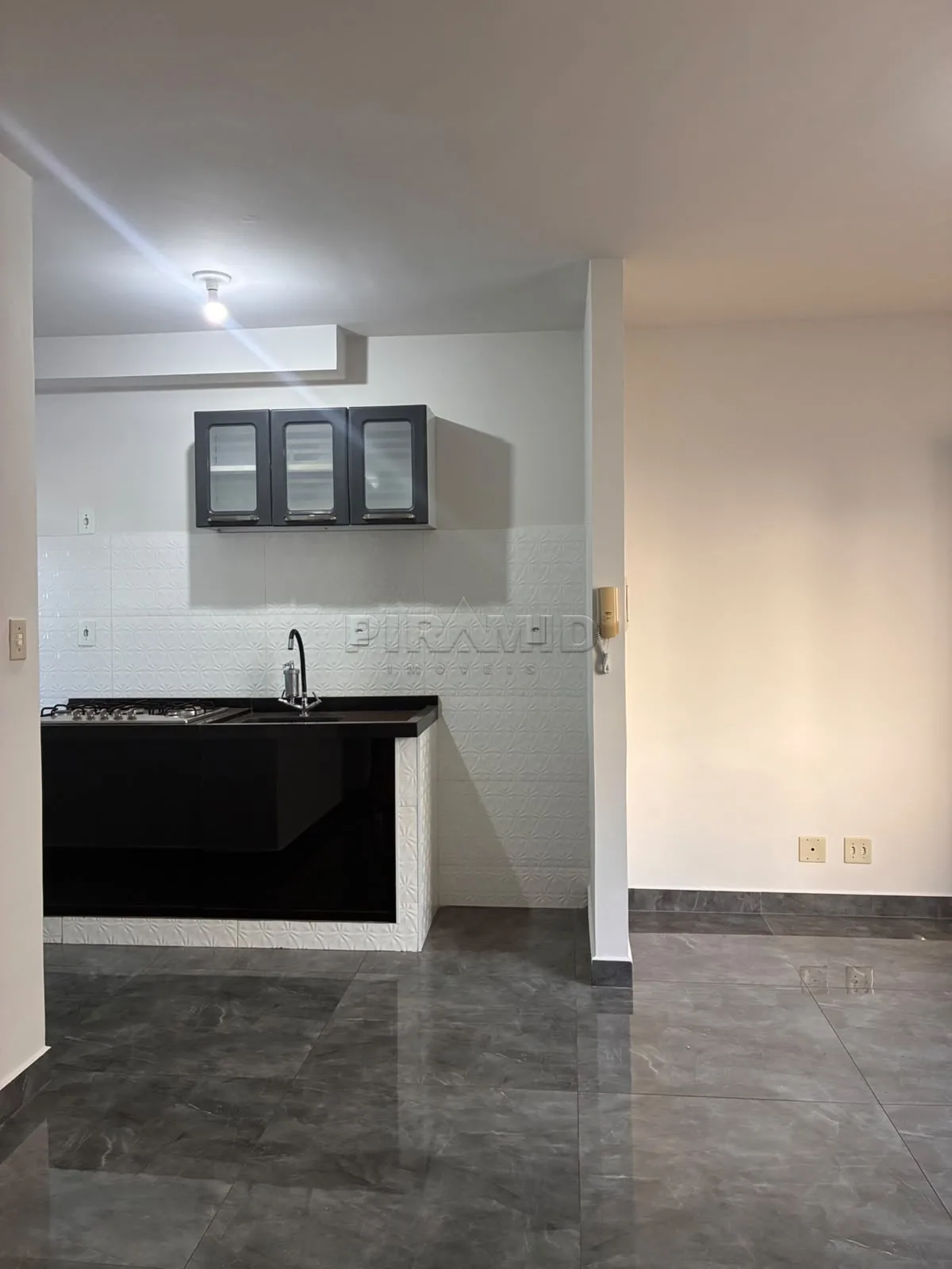 Alugar Apartamento / Padr&atilde;o em Ribeir&atilde;o Preto R$ 1.250,00 - Foto 7