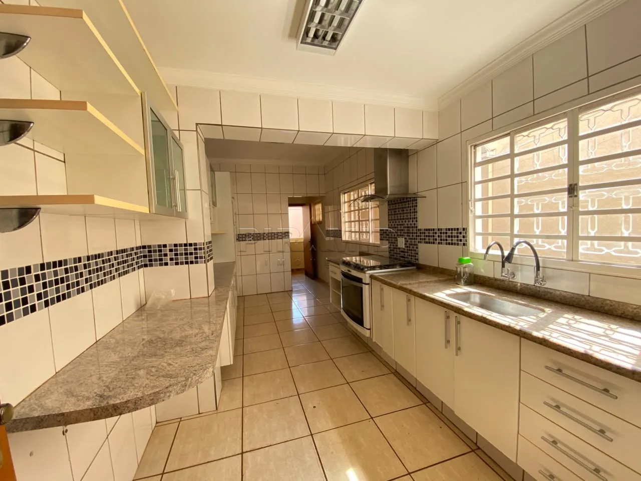 Alugar Casa / Padr&atilde;o em Ribeir&atilde;o Preto R$ 4.500,00 - Foto 18