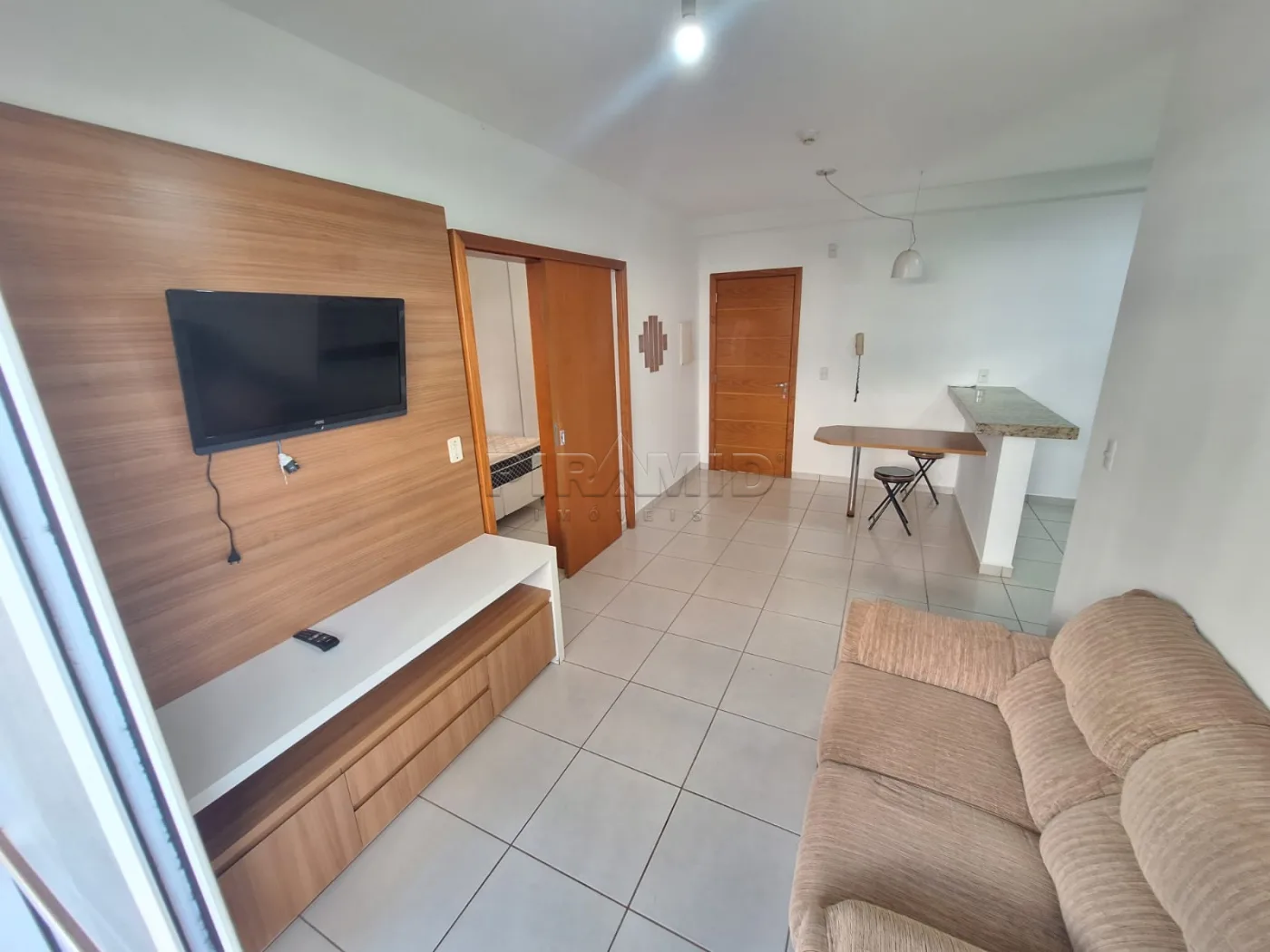 Alugar Apartamento / Padr&atilde;o em Ribeir&atilde;o Preto R$ 1.800,00 - Foto 3