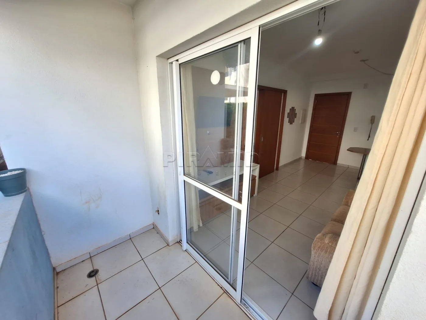 Alugar Apartamento / Padr&atilde;o em Ribeir&atilde;o Preto R$ 1.800,00 - Foto 5