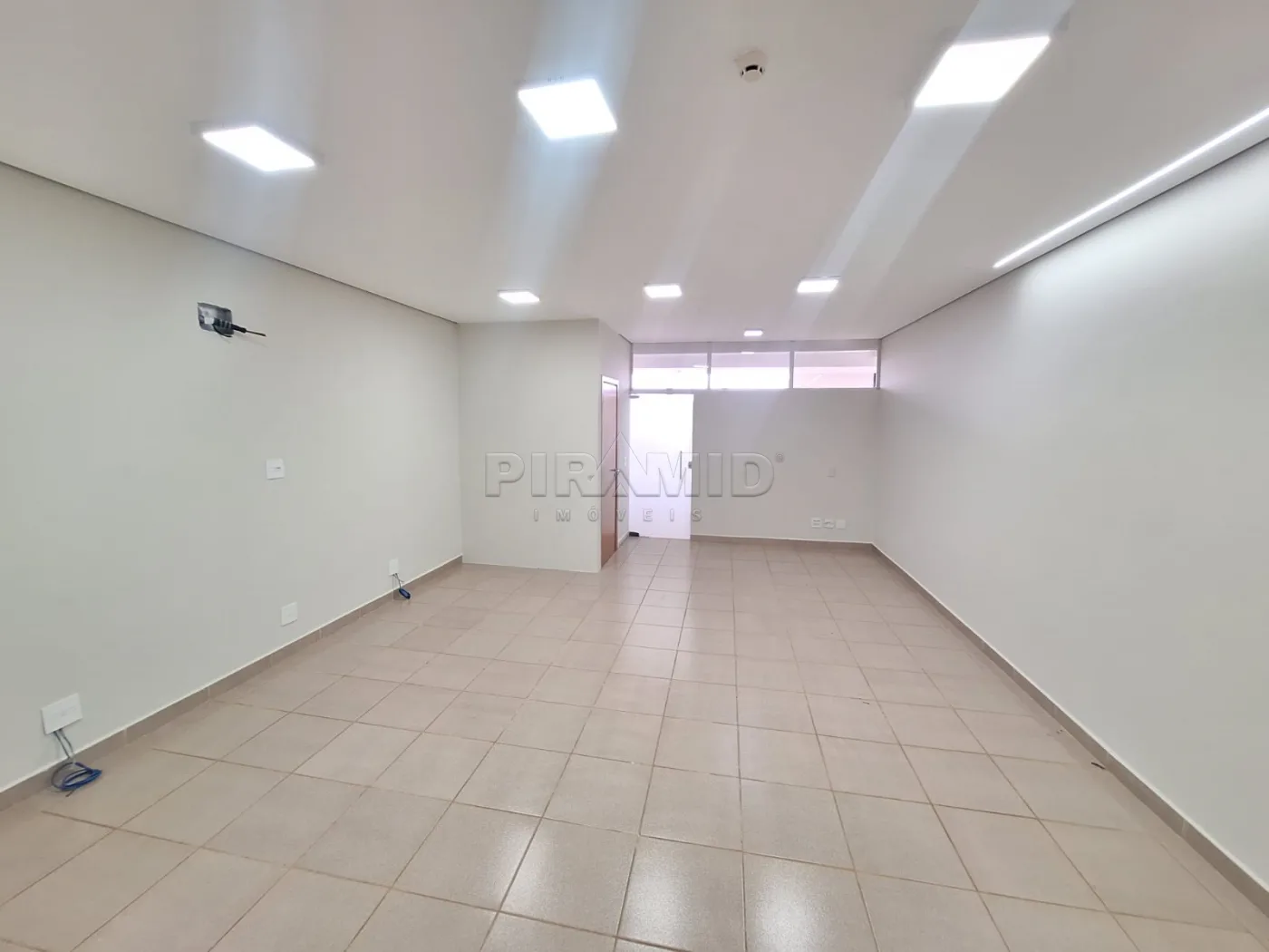 Alugar Comercial / Sala em Ribeir&atilde;o Preto R$ 1.900,00 - Foto 6