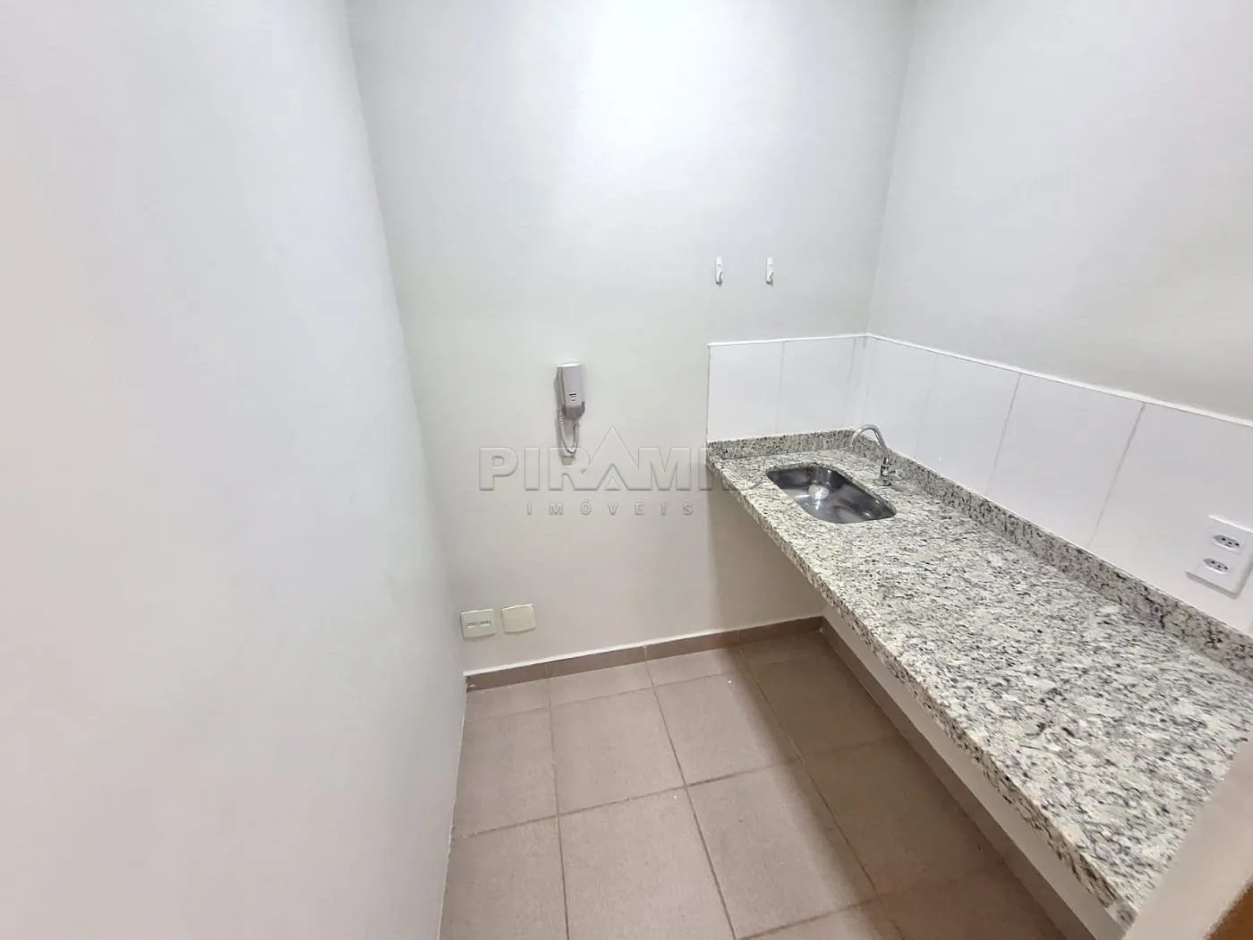 Alugar Comercial / Sala em Ribeir&atilde;o Preto R$ 1.900,00 - Foto 7