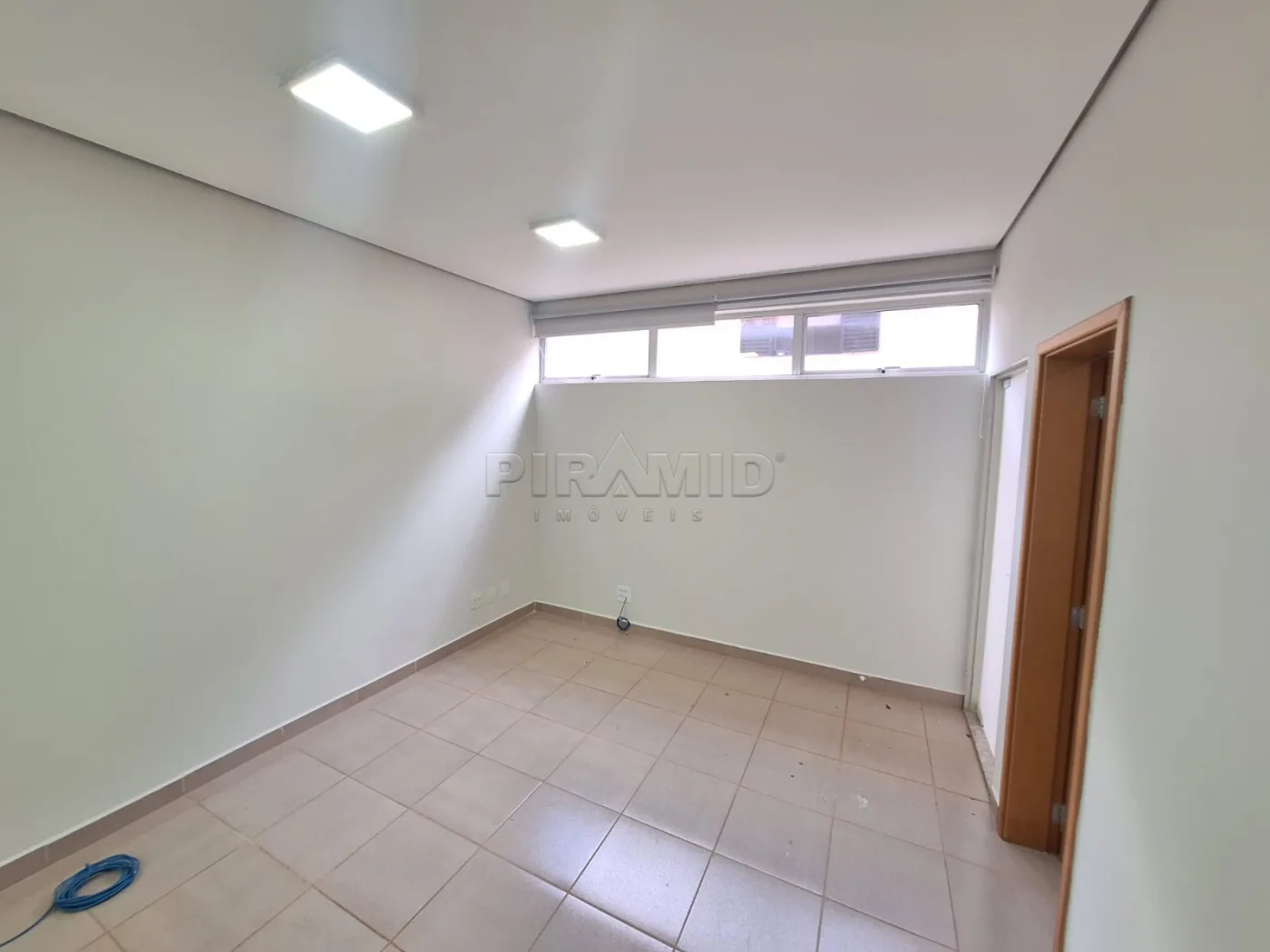 Alugar Comercial / Sala em Ribeir&atilde;o Preto R$ 1.900,00 - Foto 9